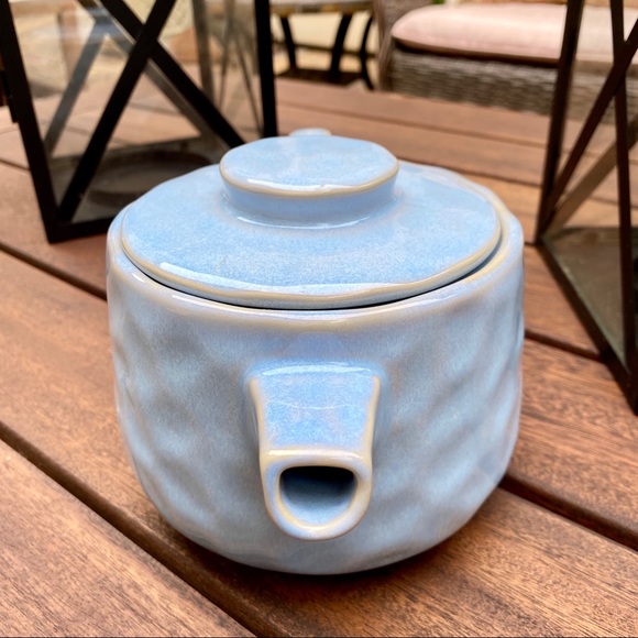 Ollie & Olivia Blue/White Hammered Tea Kettle Pot - Picture 5 of 14
